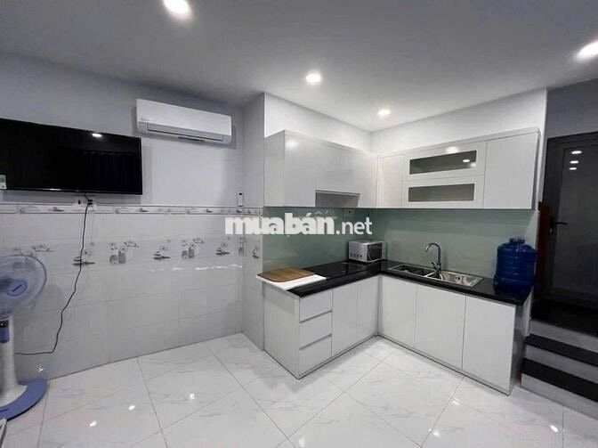 12 TRIỆU_ CHO THUÊ NHÀ 3 lầu 2PN-3WC Y HÌNH– NGAY TRƯỜNG LÊ LAI