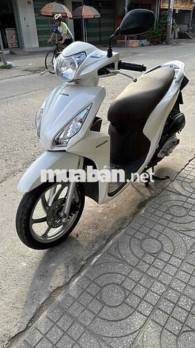 Honda Vision 2015 Trắng đen ( hỗ trợ góp )