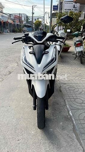 Honda Vario 125 2022 Trắng đen ( hỗ trợ góp )