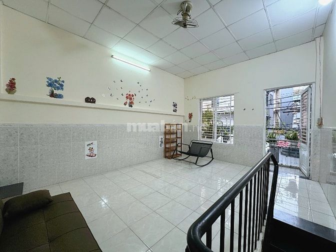 Cho thuê nhà có sẵn nội thất. Nhà mới đẹp. Lê Văn Sỹ, P. Phú Nhuận