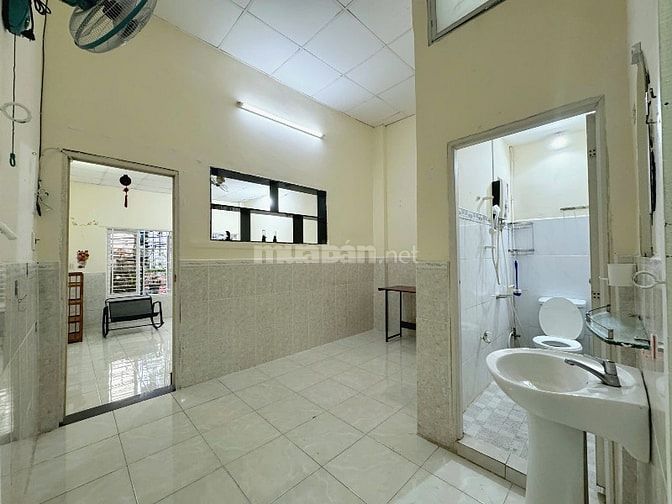 Cho thuê nhà có sẵn nội thất. Nhà mới đẹp. Lê Văn Sỹ, P. Phú Nhuận