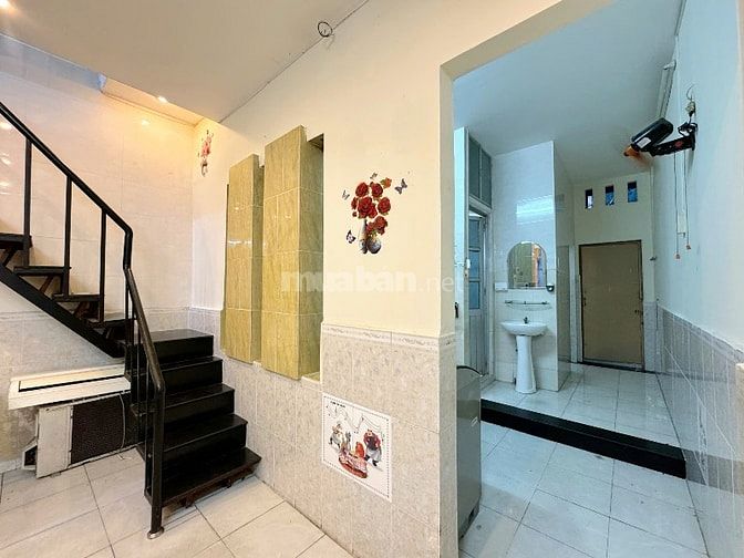 Cho thuê nhà có sẵn nội thất. Nhà mới đẹp. Lê Văn Sỹ, P. Phú Nhuận