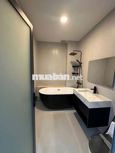NHÀ ĐẸP BÀU CÁT – 137C Nguyễn Hồng Đào, P.14, Q.Tân Bình - Thang Máy