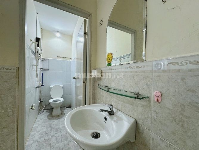 Cho thuê nhà có sẵn nội thất. Nhà mới đẹp. Lê Văn Sỹ, P. Phú Nhuận