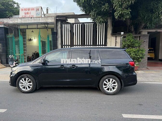 KIA Sedona Tiêu chuẩn 2019 Xanh đen
