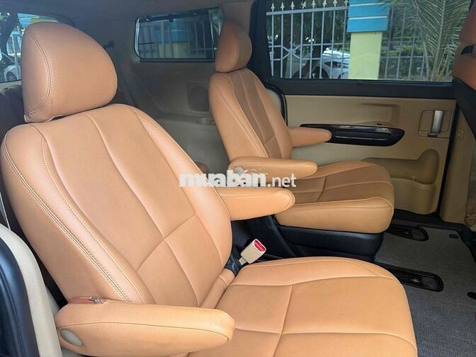KIA Sedona Tiêu chuẩn 2019 Xanh đen