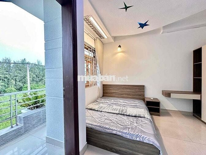 Căn hộ dịch vụ full nội thất , bancol, tách bếp từ 5tr8 - 6tr8