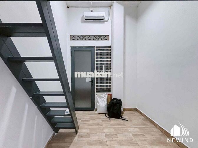 Phòng mới, gác cao. Kế bên PMH, tiện sang KCX, trường UFM. Đường ô tô