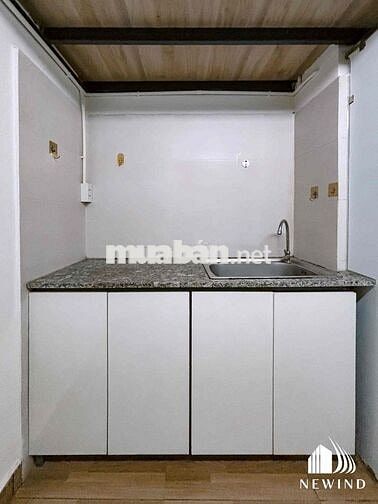 Phòng mới, gác cao. Kế bên PMH, tiện sang KCX, trường UFM. Đường ô tô