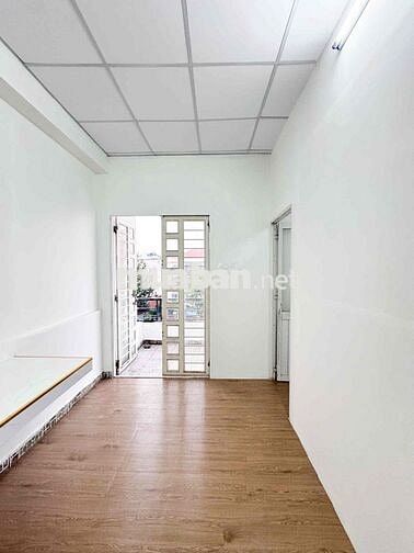 SIÊU PHẨM 2 PHÒNG NGỦ BAN CÔNG LỚN GẦN ĐH VĂN HIẾN VÀ ĐH CÔNG THƯƠNG