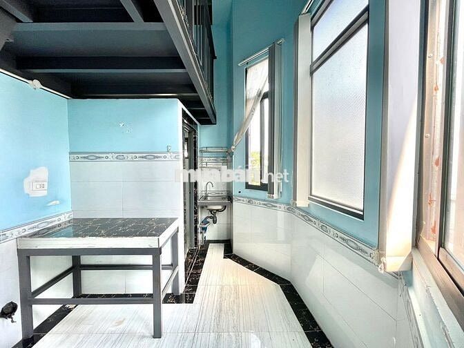 Cho thuê phòng trọ gác cao, cửa sổ chỉ tính điện nước. Sát bên KCX UFM