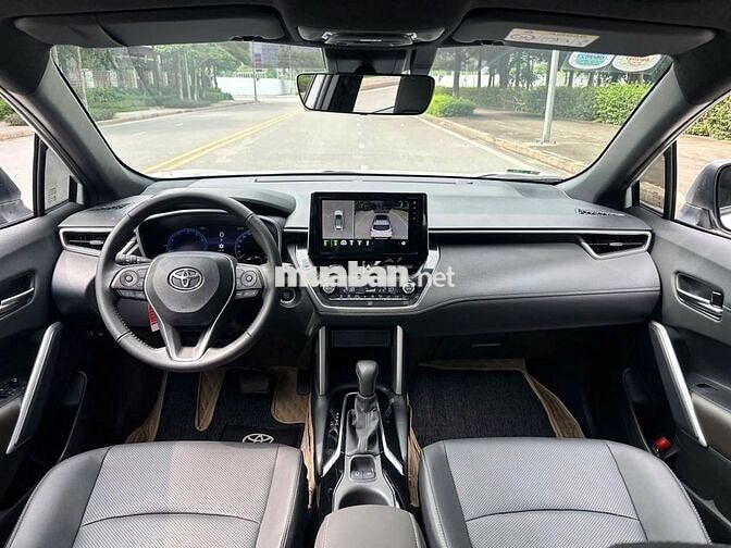 Toyota Corolla Cross 1.8V 2024 Trắng 21.000 km