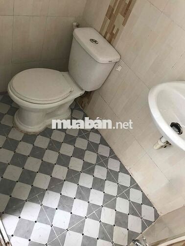 Nhà nguyen căn và cho thuê phong trong nhà nguyên căn