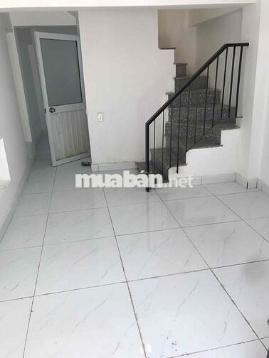 Nhà nguyen căn và cho thuê phong trong nhà nguyên căn