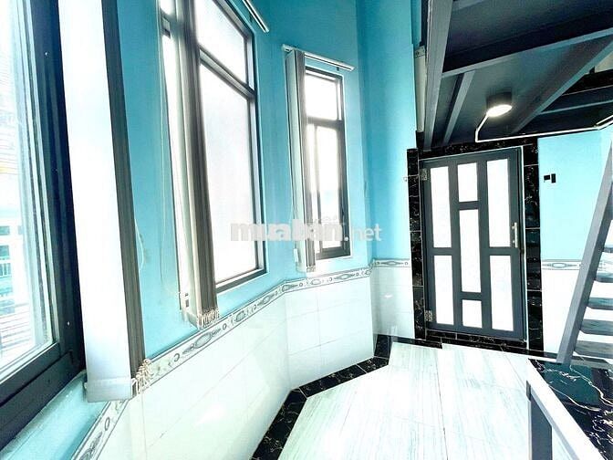 Cho thuê phòng trọ gác cao, cửa sổ chỉ tính điện nước. Sát bên KCX UFM