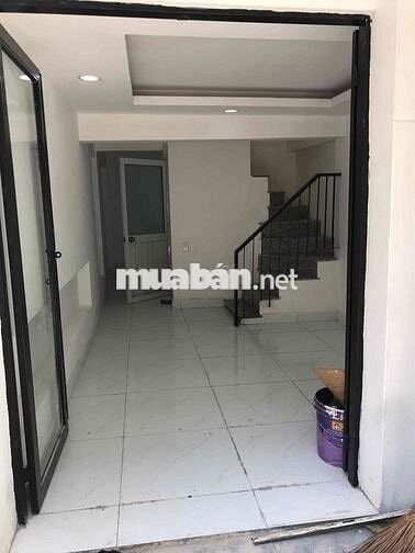 Nhà nguyen căn và cho thuê phong trong nhà nguyên căn