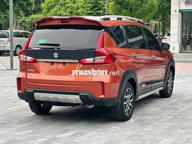 Suzuki XL7 2022 7 chỗ màu Cam