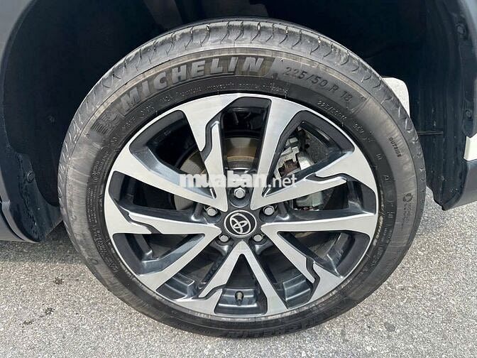 Toyota Corolla Cross 1.8V 2024 Trắng 21.000 km