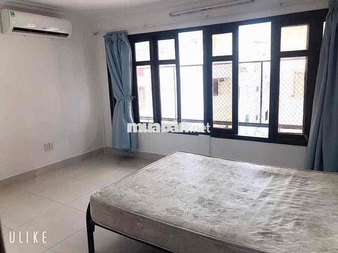 Cho thuê nhà căn hộ Tầng 5 quận 1