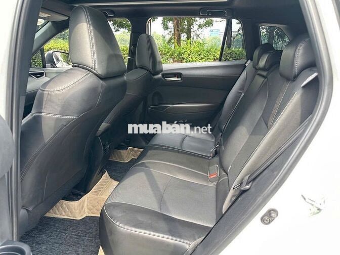 Toyota Corolla Cross 1.8V 2024 Trắng 21.000 km