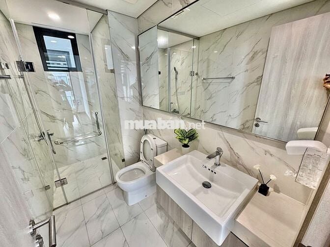 Bán nhanh căn hộ Masterise,  2 phòng ngủ, diện tích 62m. 4 tỷ 5
