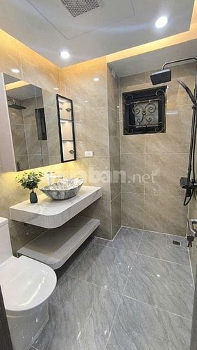 🎄 🍁Nhà đẹp ngõ 105 Láng Hạ Phường láng 30 m² x 6 tầng thang máy.