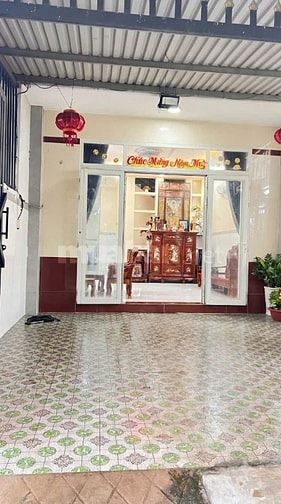 Nhà 1 trệt 2 lầu kiên cố sân thượng trước sau