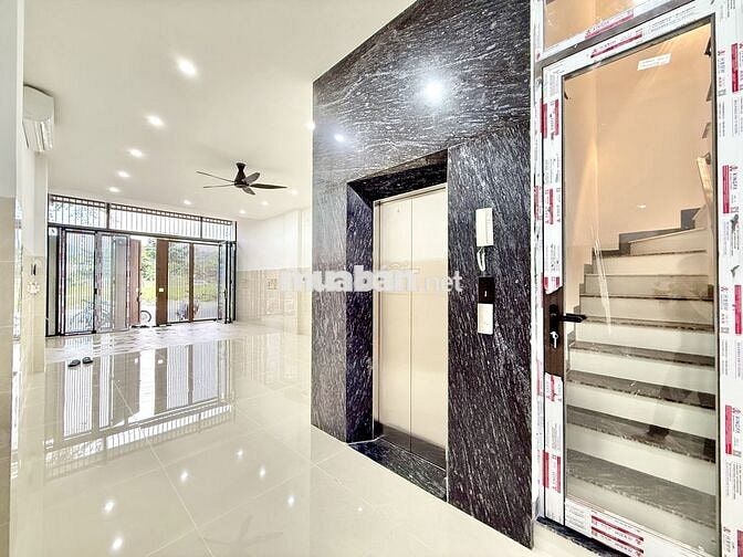 CHO THUÊ NHÀ MỚI 4 PHÒNG NGỦ ĐẦY ĐỦ NỘI THẤT CÓ THANG MÁY KĐT MỸ GIA