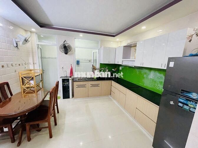 CHO THUÊ NHÀ ĐẸP 3 PHÒNG NGỦ FULL NỘI THẤT KHU VỰC VĨNH HÒA