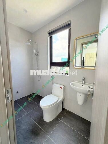 STUDIO BAN CÔNG KHU VỰC YÊN TĨNH