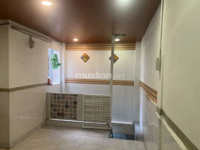 Bán nhà Lý Chính Thắng, gần chợ Tân Định