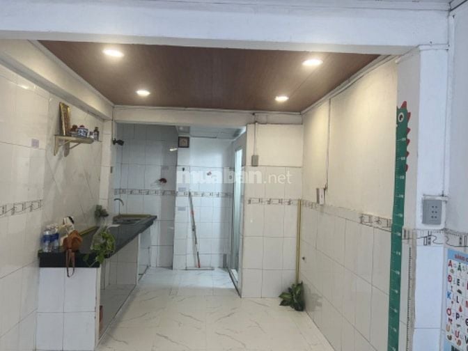 Bán nhà Lý Chính Thắng, gần chợ Tân Định