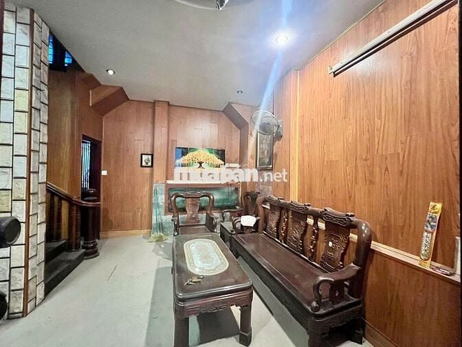 CHO THUÊ NHÀ KHÉP KÍN 4 TẦNG TẠI NGÕ THỤY KHUÊ, HÀ NỘI