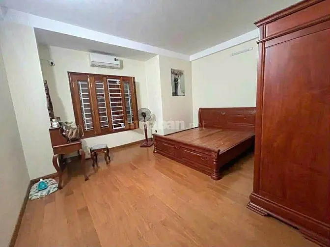 Bán nhà Hoàng Cầu, 70m2, khu phân lô, xây 4 tầng, ô tô tránh trước nhà