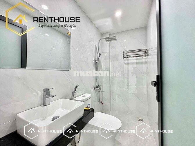 Studio ban công đầy đủ nội thất
