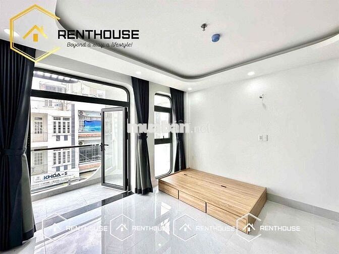Studio ban công đầy đủ nội thất