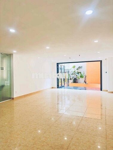 Cho thuê mặt bằng kinh doanh siêu đẹp Quận 3