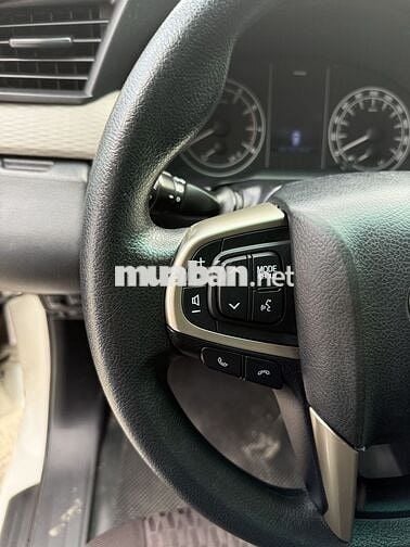 Toyota Innova 2022 Trắng Số sàn 7 chỗ