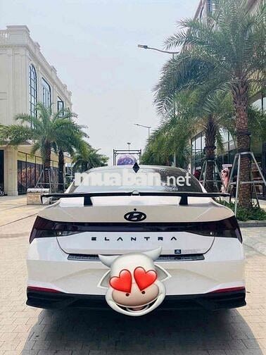 Hyundai Elantra 2024 1.6 AT Tiêu Chuẩn Trắng