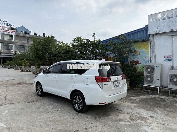 Toyota Innova 2022 Trắng Số sàn 7 chỗ