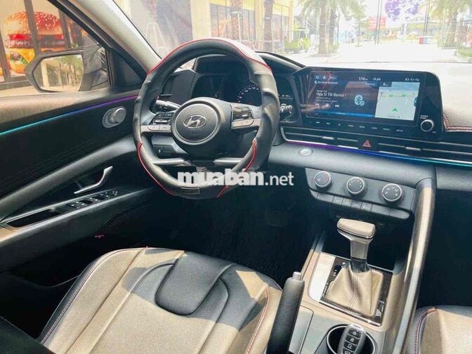 Hyundai Elantra 2024 1.6 AT Tiêu Chuẩn Trắng