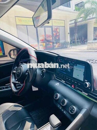 Hyundai Elantra 2024 1.6 AT Tiêu Chuẩn Trắng