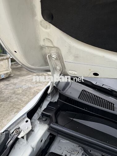 Toyota Innova 2022 Trắng Số sàn 7 chỗ