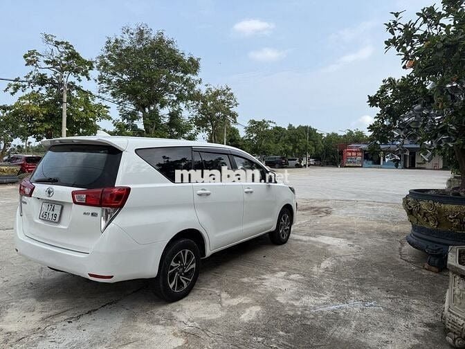 Toyota Innova 2022 Trắng Số sàn 7 chỗ