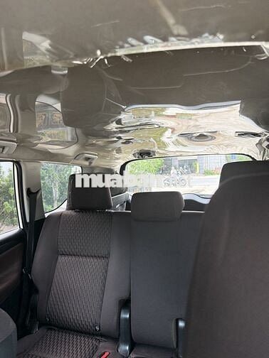 Toyota Innova 2022 Trắng Số sàn 7 chỗ