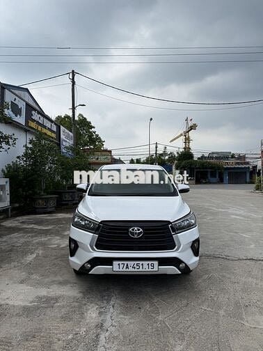 Toyota Innova 2022 Trắng Số sàn 7 chỗ