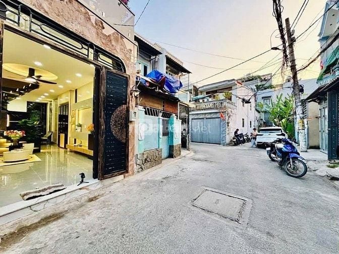 Bán nhà sổ hồng riêng đường Đào Duy Anh P9 Phú Nhuận 44m2 3ngủ 3 Tỷ 9