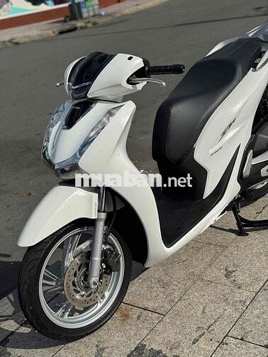 SH 150 ABS 2022 Trắng 10.000 km Bstp Chính Chủ