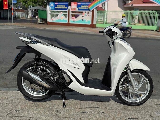 SH 150 ABS 2022 Trắng 10.000 km Bstp Chính Chủ