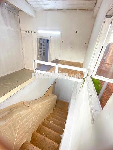 Căn 6 người ở 2 phòng ngủ tách bếp ban công 2 mặt thoáng lối đi riêng